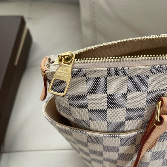 ✅SOLD✅ 🔥Rare🔥 Authentic Louis Vuitton Totally PM - Picture 7 of 10